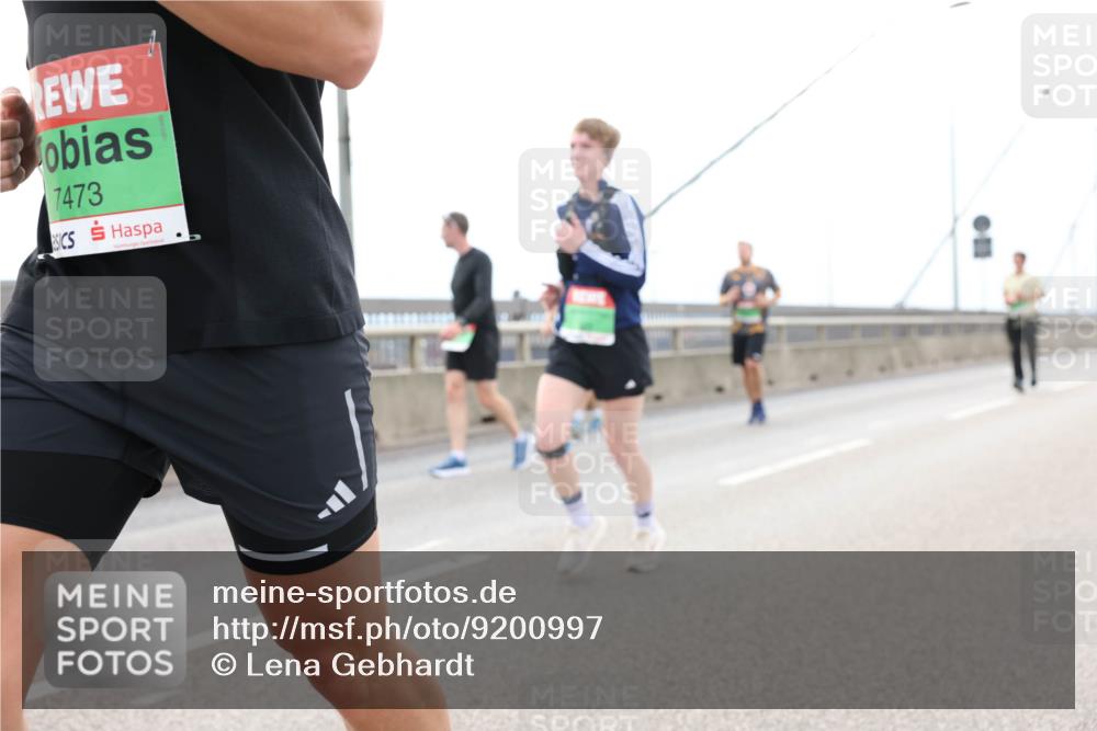 03.10.2025 - Köhlbrandbrückenlauf Lena Gebhardt http://msf.ph/oto/9200997 03.10.2025 15:42:51 Position 2 7473 meine-sportfotos.de