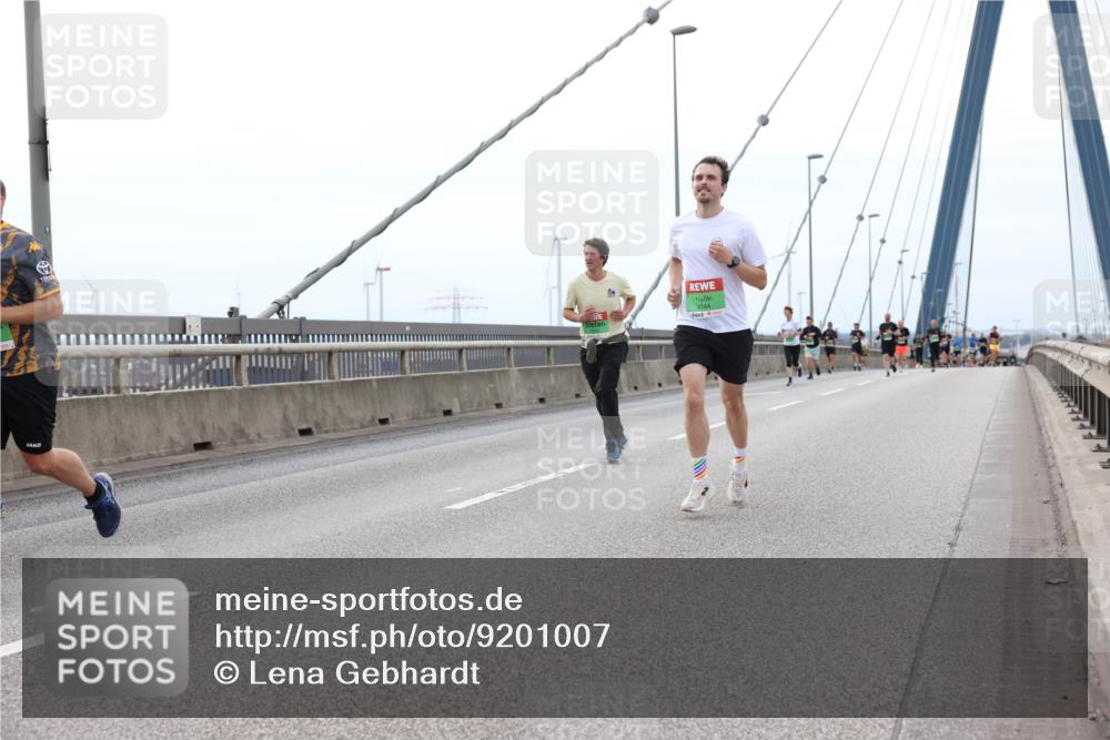 03.10.2025 - Köhlbrandbrückenlauf Lena Gebhardt http://msf.ph/oto/9201007 03.10.2025 15:42:53 Position 2 9744 meine-sportfotos.de