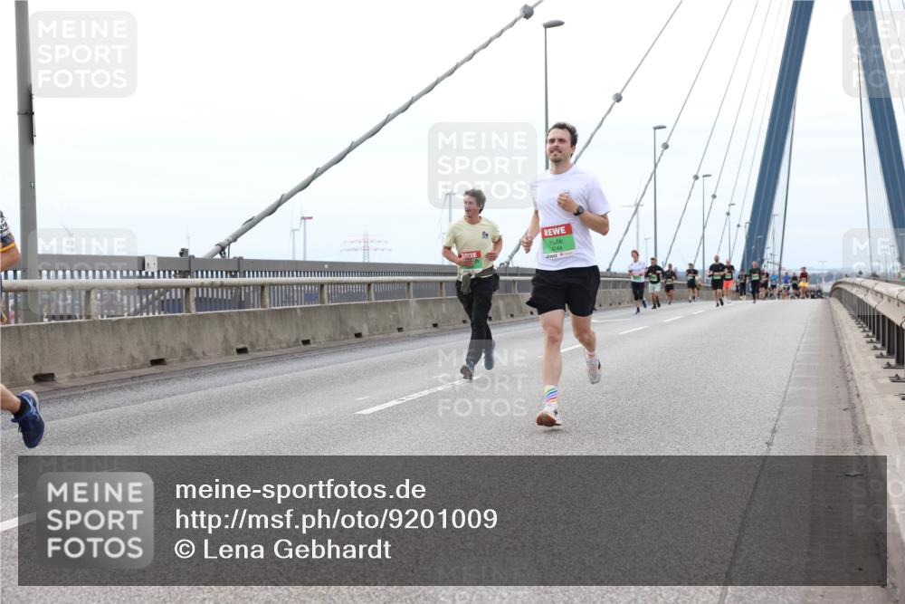03.10.2025 - Köhlbrandbrückenlauf Lena Gebhardt http://msf.ph/oto/9201009 03.10.2025 15:42:53 Position 2 9744 meine-sportfotos.de