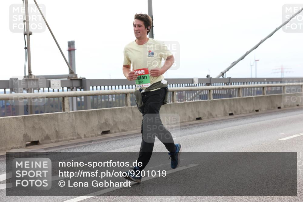 03.10.2025 - Köhlbrandbrückenlauf Lena Gebhardt http://msf.ph/oto/9201019 03.10.2025 15:42:56 Position 2 7263 meine-sportfotos.de