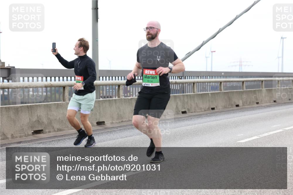 03.10.2025 - Köhlbrandbrückenlauf Lena Gebhardt http://msf.ph/oto/9201031 03.10.2025 15:43:05 Position 2 9114 meine-sportfotos.de