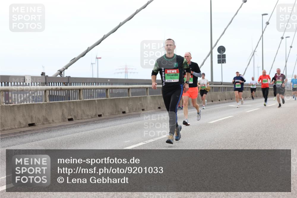 03.10.2025 - Köhlbrandbrückenlauf Lena Gebhardt http://msf.ph/oto/9201033 03.10.2025 15:43:06 Position 2 92, 7611 meine-sportfotos.de