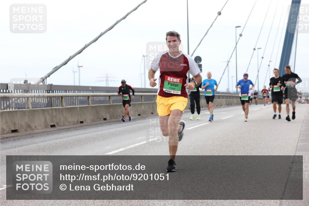 03.10.2025 - Köhlbrandbrückenlauf Lena Gebhardt http://msf.ph/oto/9201051 03.10.2025 15:43:12 Position 2 7546 meine-sportfotos.de