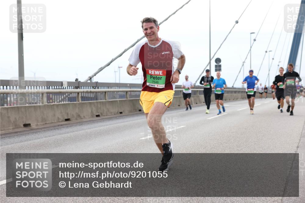 03.10.2025 - Köhlbrandbrückenlauf Lena Gebhardt http://msf.ph/oto/9201055 03.10.2025 15:43:13 Position 2 7546 meine-sportfotos.de