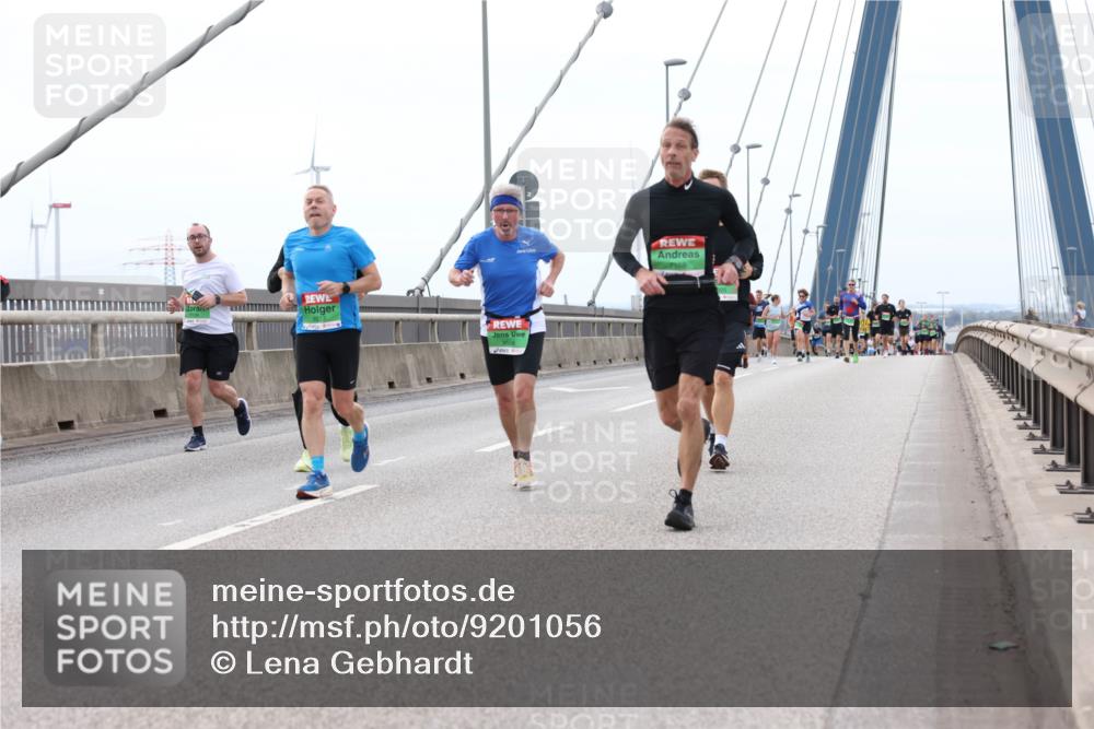 03.10.2025 - Köhlbrandbrückenlauf Lena Gebhardt http://msf.ph/oto/9201056 03.10.2025 15:43:15 Position 2 7168 meine-sportfotos.de