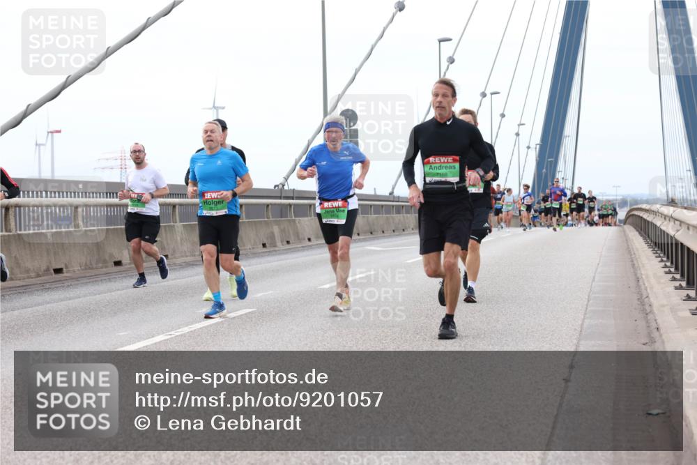 03.10.2025 - Köhlbrandbrückenlauf Lena Gebhardt http://msf.ph/oto/9201057 03.10.2025 15:43:15 Position 2 7168 meine-sportfotos.de