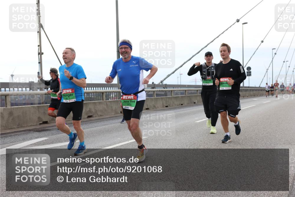 03.10.2025 - Köhlbrandbrückenlauf Lena Gebhardt http://msf.ph/oto/9201068 03.10.2025 15:43:17 Position 2 8813, 9596, 8925 meine-sportfotos.de