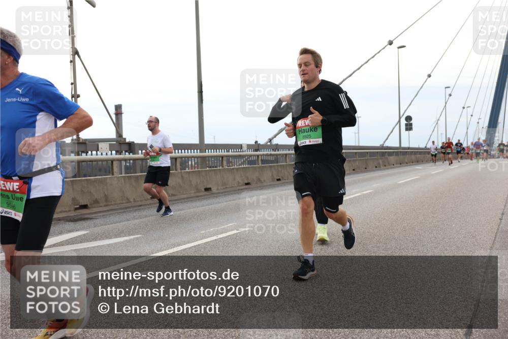 03.10.2025 - Köhlbrandbrückenlauf Lena Gebhardt http://msf.ph/oto/9201070 03.10.2025 15:43:18 Position 2 9596, 8925 meine-sportfotos.de