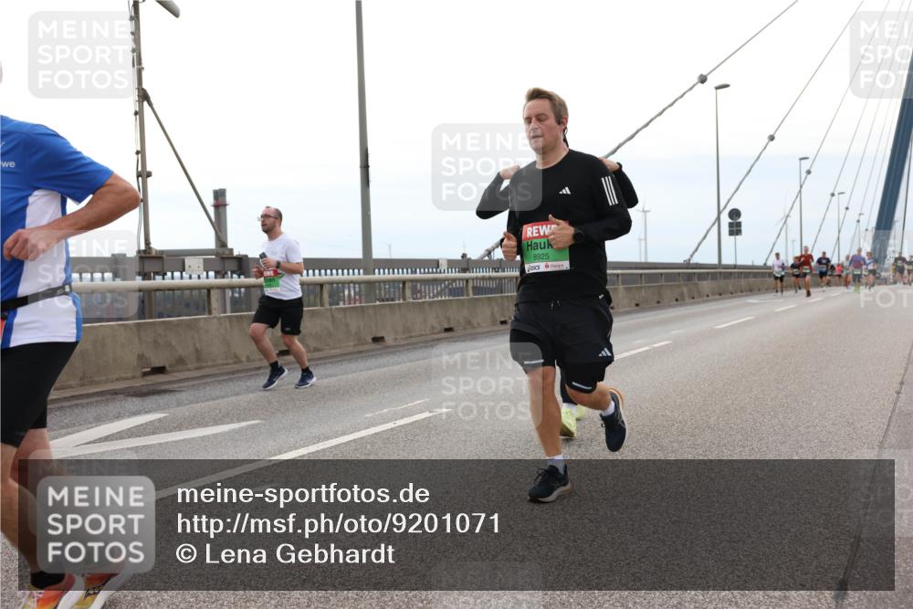 03.10.2025 - Köhlbrandbrückenlauf Lena Gebhardt http://msf.ph/oto/9201071 03.10.2025 15:43:18 Position 2 8925 meine-sportfotos.de