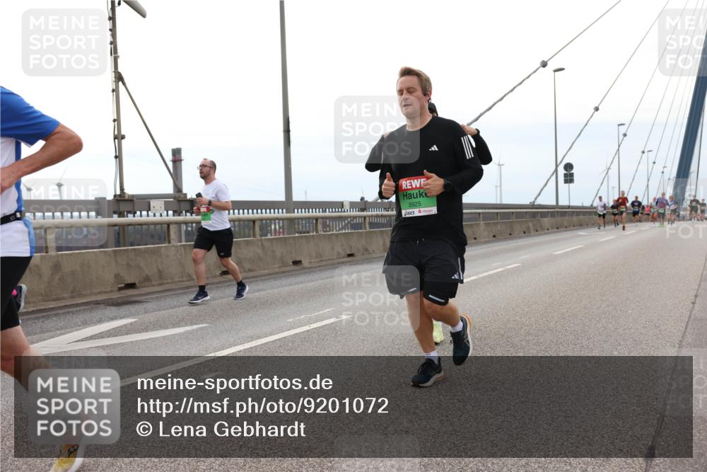 03.10.2025 - Köhlbrandbrückenlauf Lena Gebhardt http://msf.ph/oto/9201072 03.10.2025 15:43:18 Position 2 8925 meine-sportfotos.de