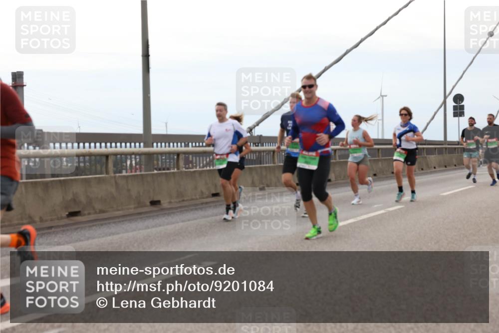 03.10.2025 - Köhlbrandbrückenlauf Lena Gebhardt http://msf.ph/oto/9201084 03.10.2025 15:43:27 Position 2  meine-sportfotos.de