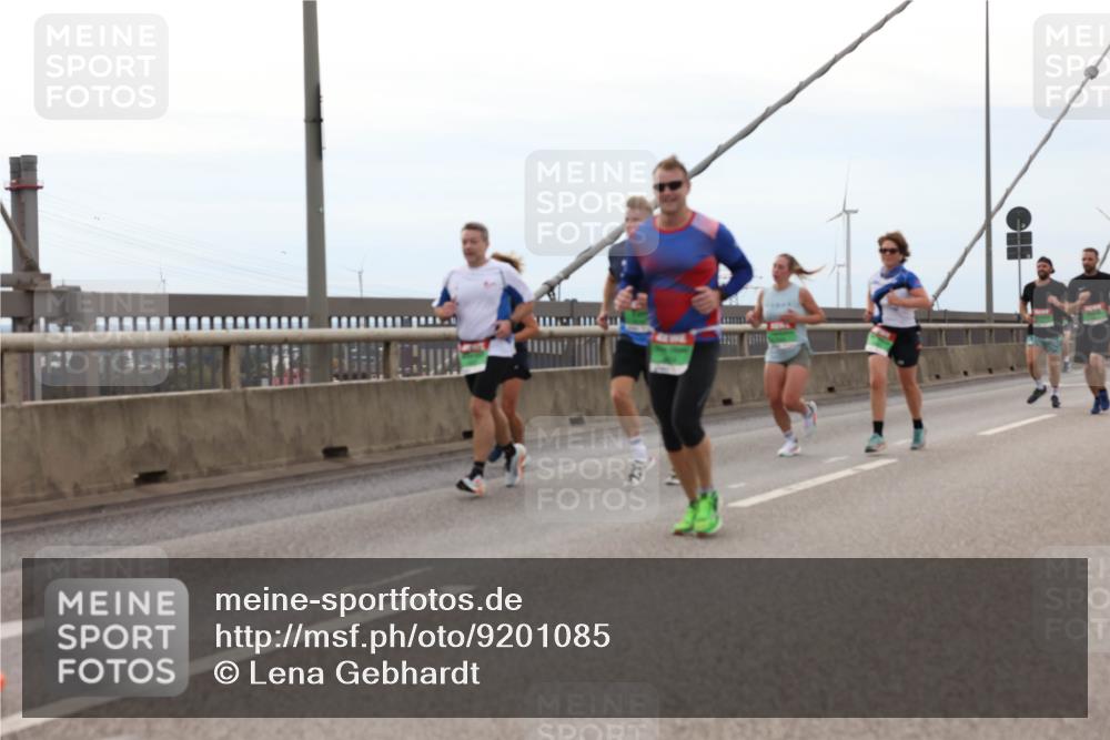03.10.2025 - Köhlbrandbrückenlauf Lena Gebhardt http://msf.ph/oto/9201085 03.10.2025 15:43:27 Position 2  meine-sportfotos.de
