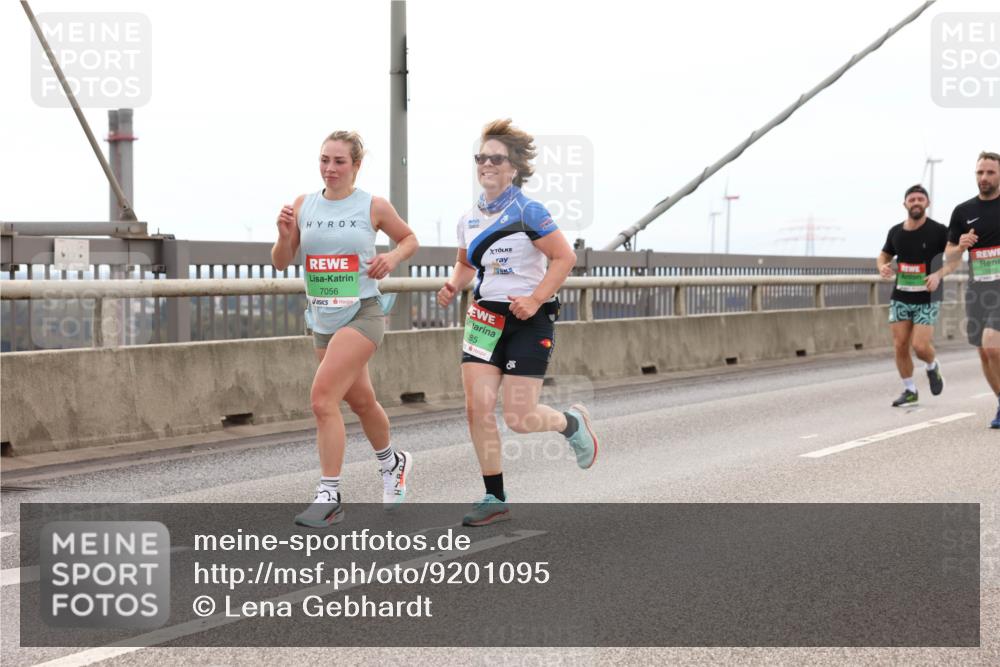 03.10.2025 - Köhlbrandbrückenlauf Lena Gebhardt http://msf.ph/oto/9201095 03.10.2025 15:43:29 Position 2 7056, 85, 1 meine-sportfotos.de