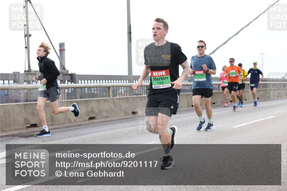 03.10.2025 - Köhlbrandbrückenlauf Lena Gebhardt http://msf.ph/oto/9201117 03.10.2025 15:43:36 Position 2 7568 meine-sportfotos.de