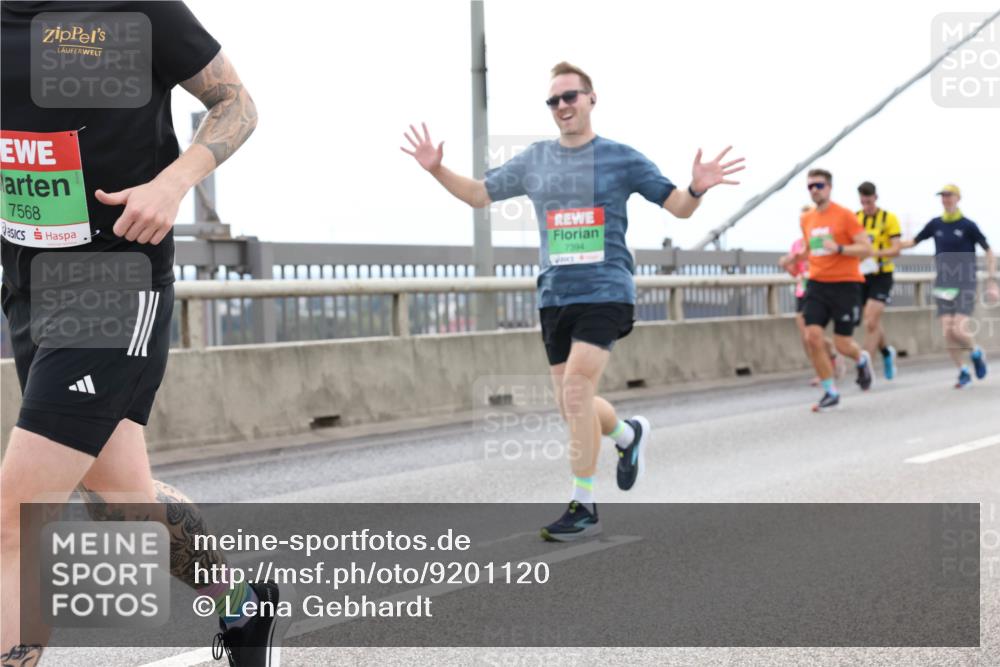 03.10.2025 - Köhlbrandbrückenlauf Lena Gebhardt http://msf.ph/oto/9201120 03.10.2025 15:43:36 Position 2 7568, 7394 meine-sportfotos.de