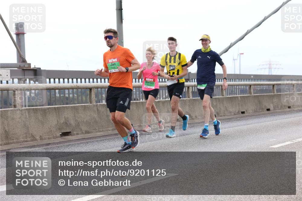 03.10.2025 - Köhlbrandbrückenlauf Lena Gebhardt http://msf.ph/oto/9201125 03.10.2025 15:43:38 Position 2 7365, 18, 1 meine-sportfotos.de