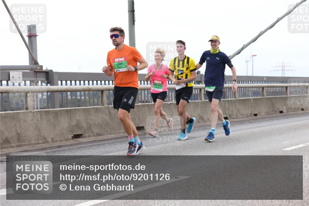 03.10.2025 - Köhlbrandbrückenlauf Lena Gebhardt http://msf.ph/oto/9201126 03.10.2025 15:43:38 Position 2 7365 meine-sportfotos.de