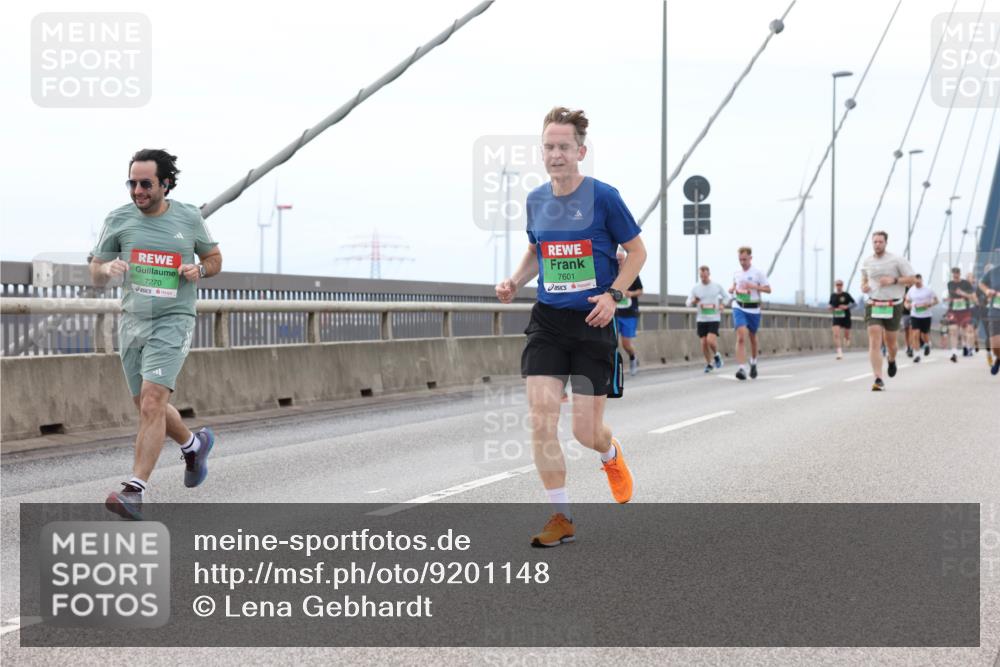 03.10.2025 - Köhlbrandbrückenlauf Lena Gebhardt http://msf.ph/oto/9201148 03.10.2025 15:43:46 Position 2 7270, 7601 meine-sportfotos.de