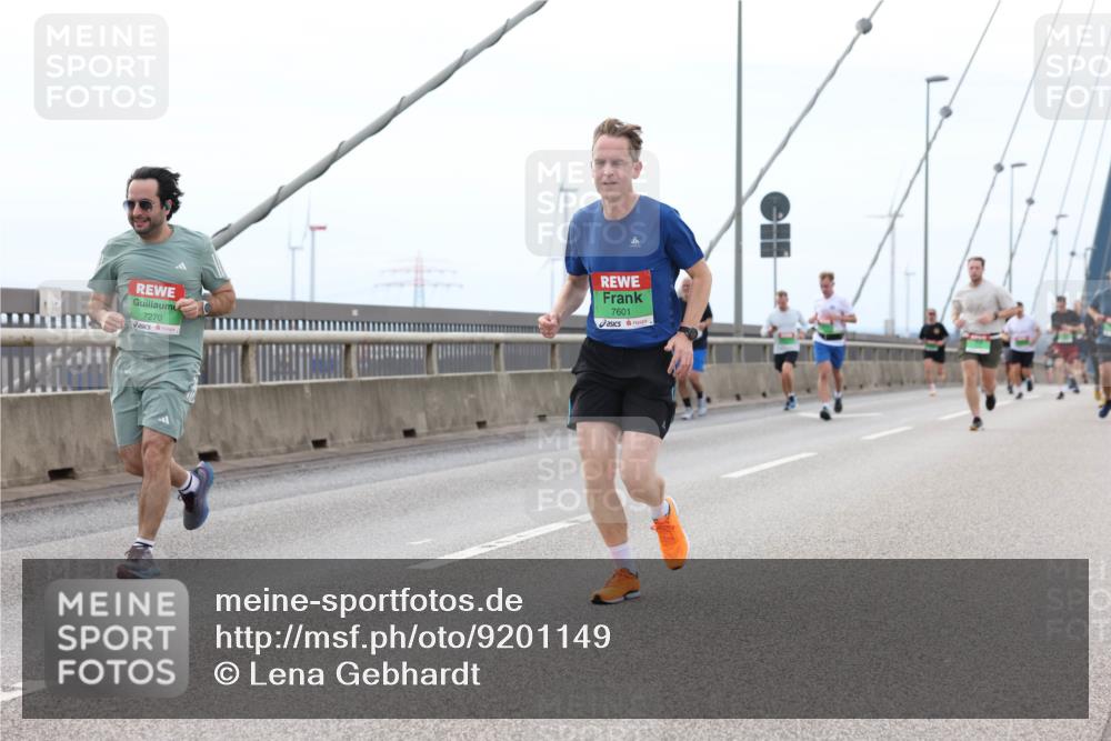03.10.2025 - Köhlbrandbrückenlauf Lena Gebhardt http://msf.ph/oto/9201149 03.10.2025 15:43:46 Position 2 7270, 7601 meine-sportfotos.de