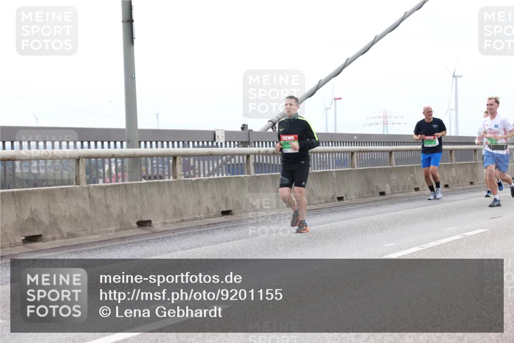 03.10.2025 - Köhlbrandbrückenlauf Lena Gebhardt http://msf.ph/oto/9201155 03.10.2025 15:43:49 Position 2  meine-sportfotos.de