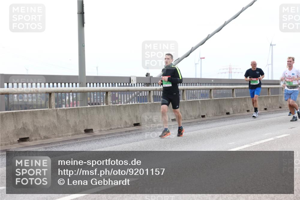 03.10.2025 - Köhlbrandbrückenlauf Lena Gebhardt http://msf.ph/oto/9201157 03.10.2025 15:43:50 Position 2 91 meine-sportfotos.de