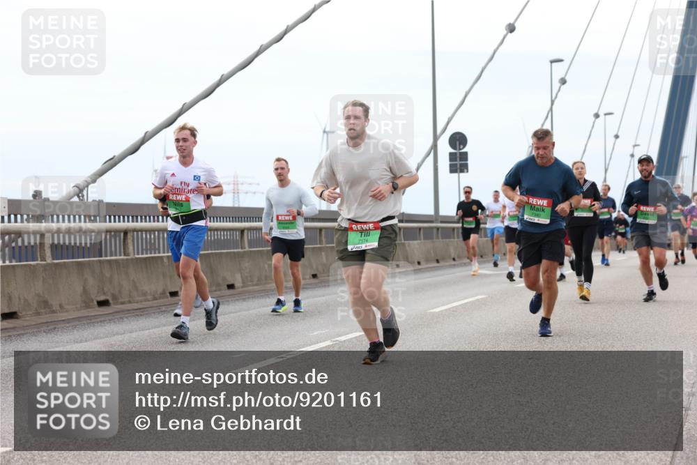 03.10.2025 - Köhlbrandbrückenlauf Lena Gebhardt http://msf.ph/oto/9201161 03.10.2025 15:43:51 Position 2 7174, 7340 meine-sportfotos.de