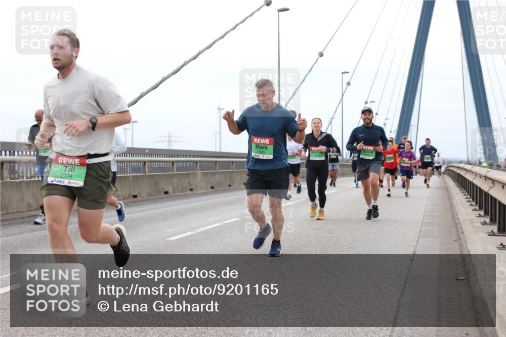 03.10.2025 - Köhlbrandbrückenlauf Lena Gebhardt http://msf.ph/oto/9201165 03.10.2025 15:43:53 Position 2 7174, 7340 meine-sportfotos.de