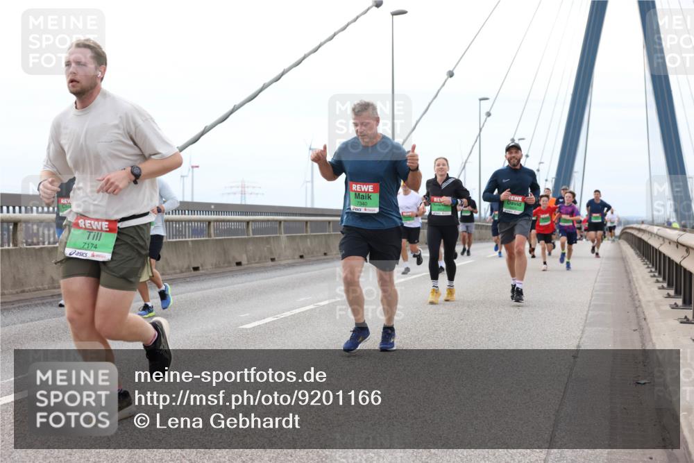 03.10.2025 - Köhlbrandbrückenlauf Lena Gebhardt http://msf.ph/oto/9201166 03.10.2025 15:43:53 Position 2 7174, 7340 meine-sportfotos.de