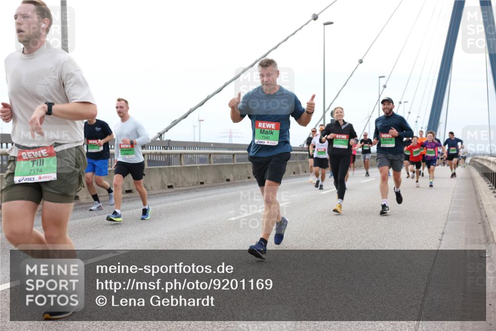 03.10.2025 - Köhlbrandbrückenlauf Lena Gebhardt http://msf.ph/oto/9201169 03.10.2025 15:43:53 Position 2 7174, 7340 meine-sportfotos.de