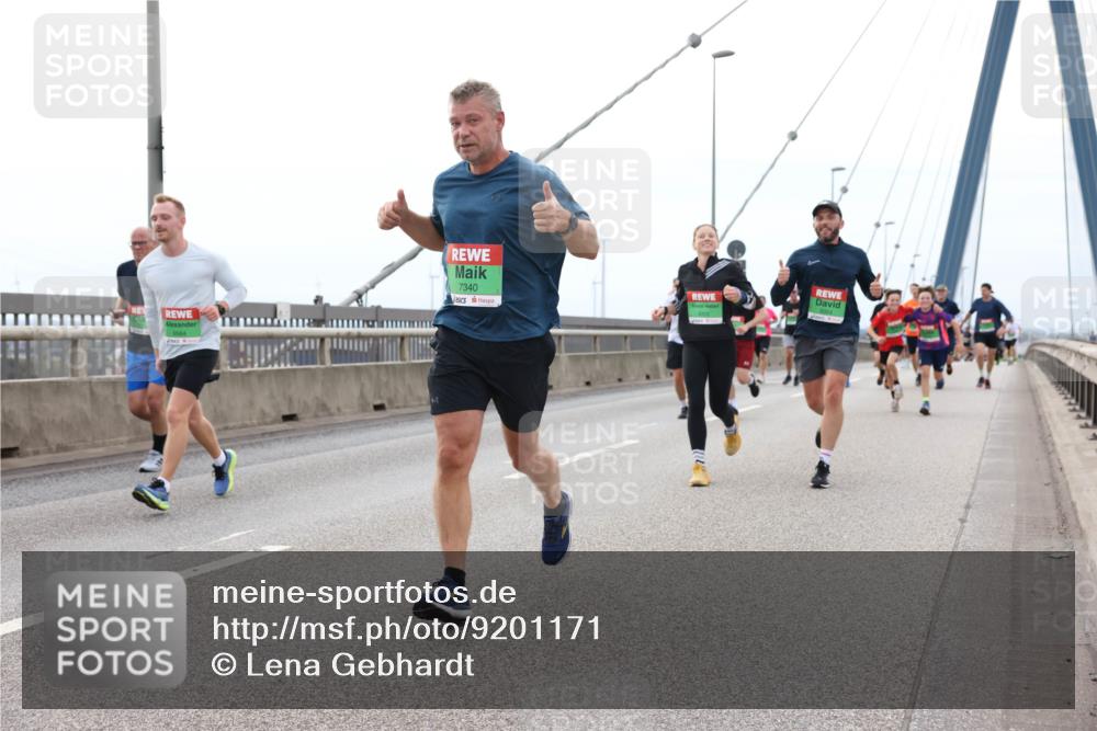 03.10.2025 - Köhlbrandbrückenlauf Lena Gebhardt http://msf.ph/oto/9201171 03.10.2025 15:43:53 Position 2 7340 meine-sportfotos.de