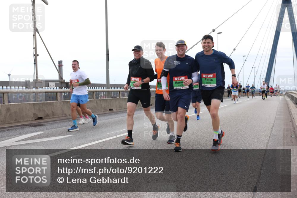 03.10.2025 - Köhlbrandbrückenlauf Lena Gebhardt http://msf.ph/oto/9201222 03.10.2025 15:44:00 Position 2 2024, 8804, 8803 meine-sportfotos.de