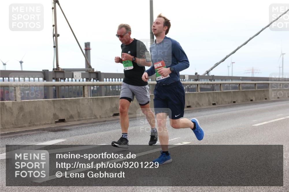 03.10.2025 - Köhlbrandbrückenlauf Lena Gebhardt http://msf.ph/oto/9201229 03.10.2025 15:44:01 Position 2 7345, 740 meine-sportfotos.de