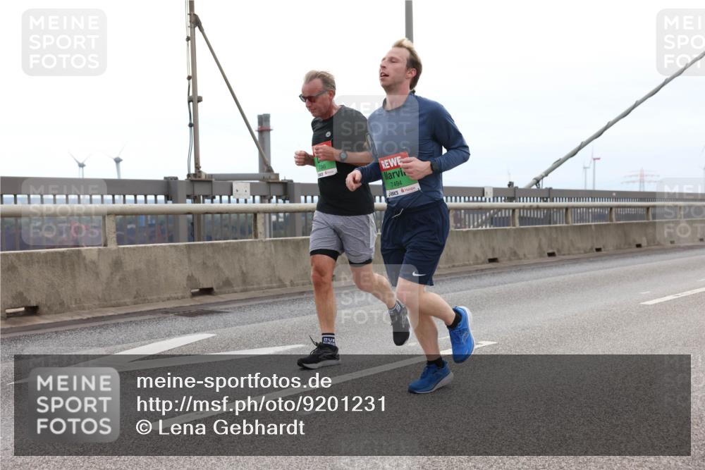 03.10.2025 - Köhlbrandbrückenlauf Lena Gebhardt http://msf.ph/oto/9201231 03.10.2025 15:44:01 Position 2 7494 meine-sportfotos.de