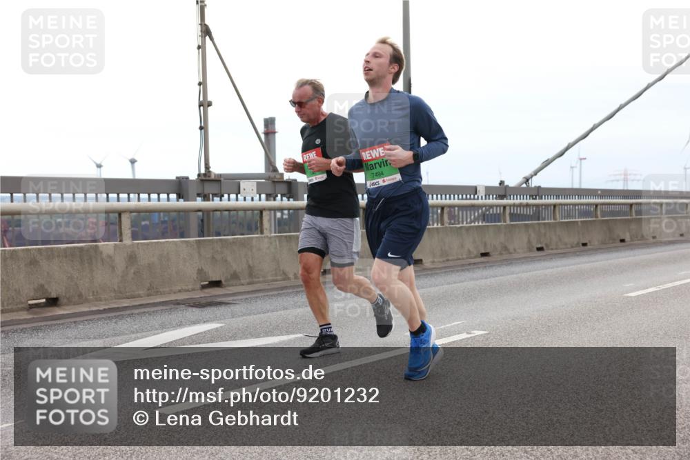03.10.2025 - Köhlbrandbrückenlauf Lena Gebhardt http://msf.ph/oto/9201232 03.10.2025 15:44:01 Position 2 7494 meine-sportfotos.de