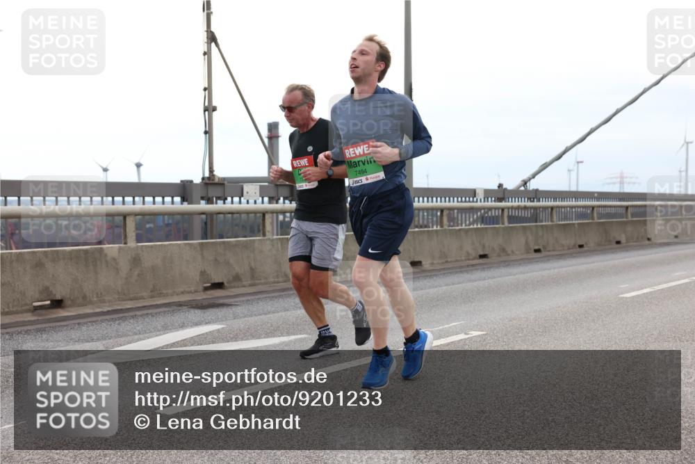 03.10.2025 - Köhlbrandbrückenlauf Lena Gebhardt http://msf.ph/oto/9201233 03.10.2025 15:44:01 Position 2 7494 meine-sportfotos.de