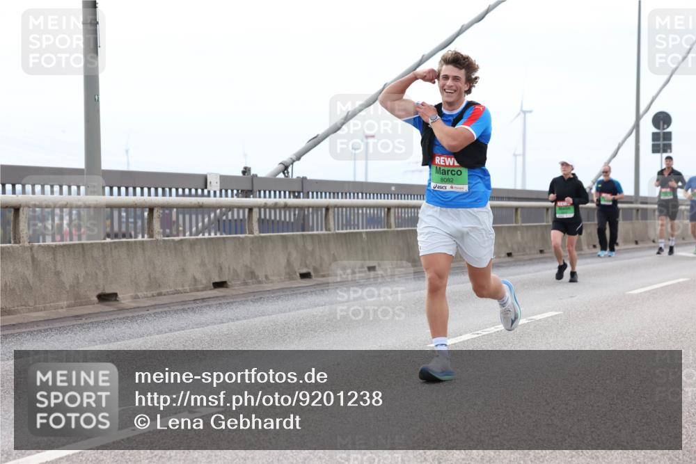 03.10.2025 - Köhlbrandbrückenlauf Lena Gebhardt http://msf.ph/oto/9201238 03.10.2025 15:44:03 Position 2 8082 meine-sportfotos.de