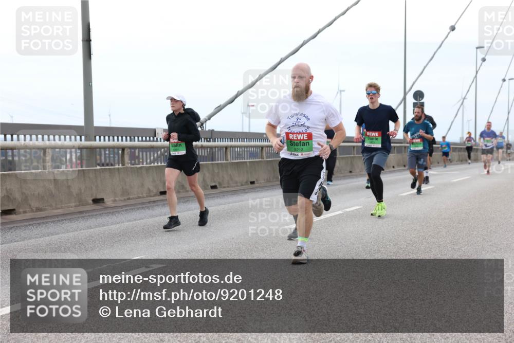03.10.2025 - Köhlbrandbrückenlauf Lena Gebhardt http://msf.ph/oto/9201248 03.10.2025 15:44:06 Position 2 8064, 9213, 9475 meine-sportfotos.de