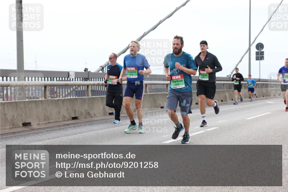 03.10.2025 - Köhlbrandbrückenlauf Lena Gebhardt http://msf.ph/oto/9201258 03.10.2025 15:44:08 Position 2 91, 8616, 7646, 2023 meine-sportfotos.de