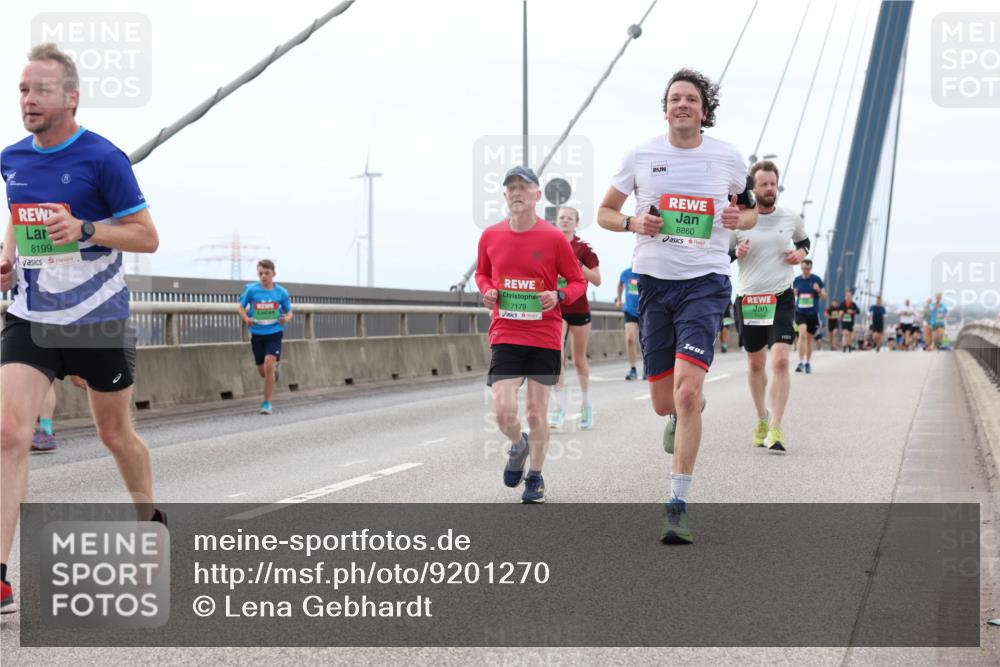03.10.2025 - Köhlbrandbrückenlauf Lena Gebhardt http://msf.ph/oto/9201270 03.10.2025 15:44:12 Position 2 8199, 8860, 7179 meine-sportfotos.de