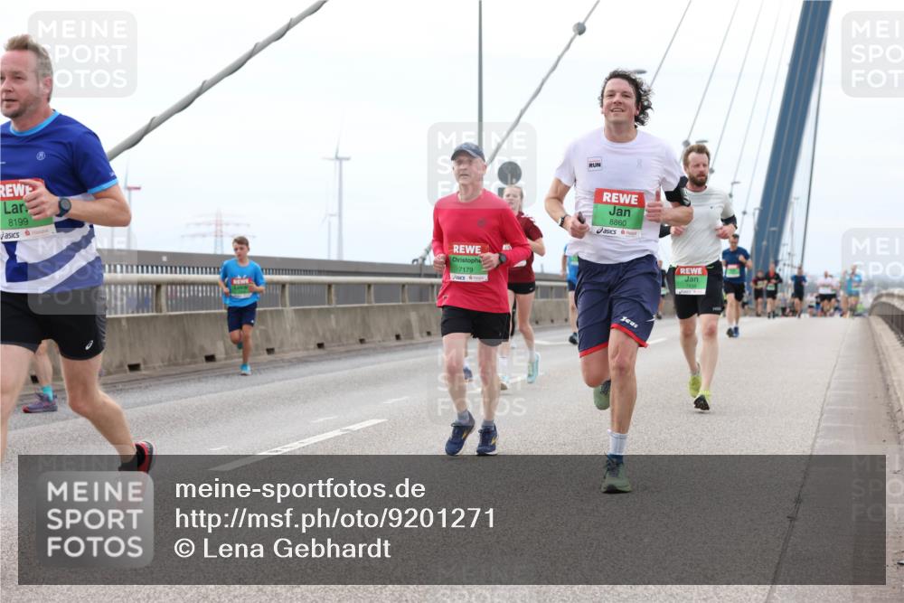 03.10.2025 - Köhlbrandbrückenlauf Lena Gebhardt http://msf.ph/oto/9201271 03.10.2025 15:44:12 Position 2 8199, 8860, 7179 meine-sportfotos.de
