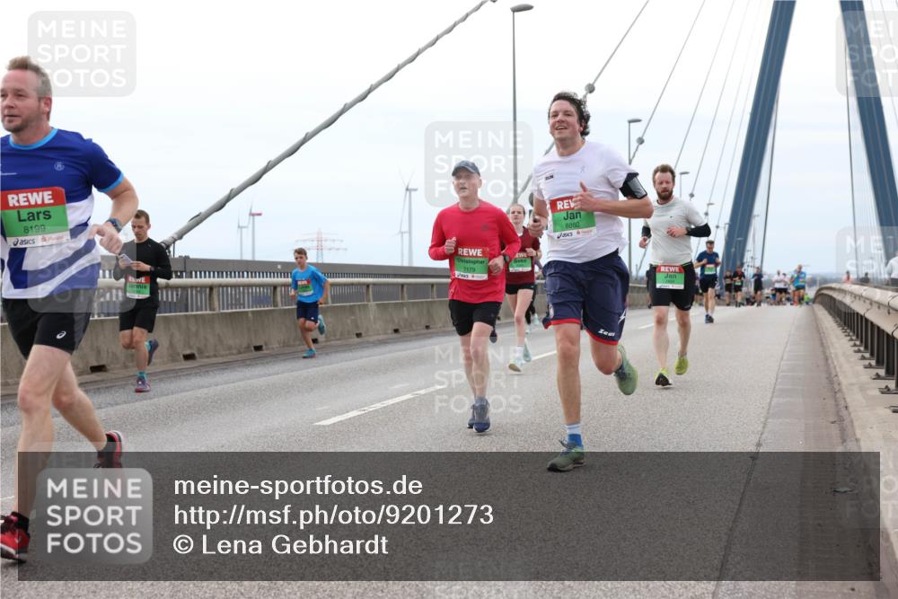03.10.2025 - Köhlbrandbrückenlauf Lena Gebhardt http://msf.ph/oto/9201273 03.10.2025 15:44:12 Position 2 8199, 7179, 8860 meine-sportfotos.de