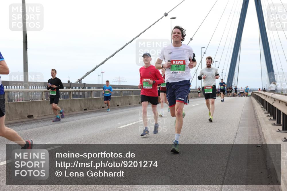 03.10.2025 - Köhlbrandbrückenlauf Lena Gebhardt http://msf.ph/oto/9201274 03.10.2025 15:44:13 Position 2 7179, 8860 meine-sportfotos.de