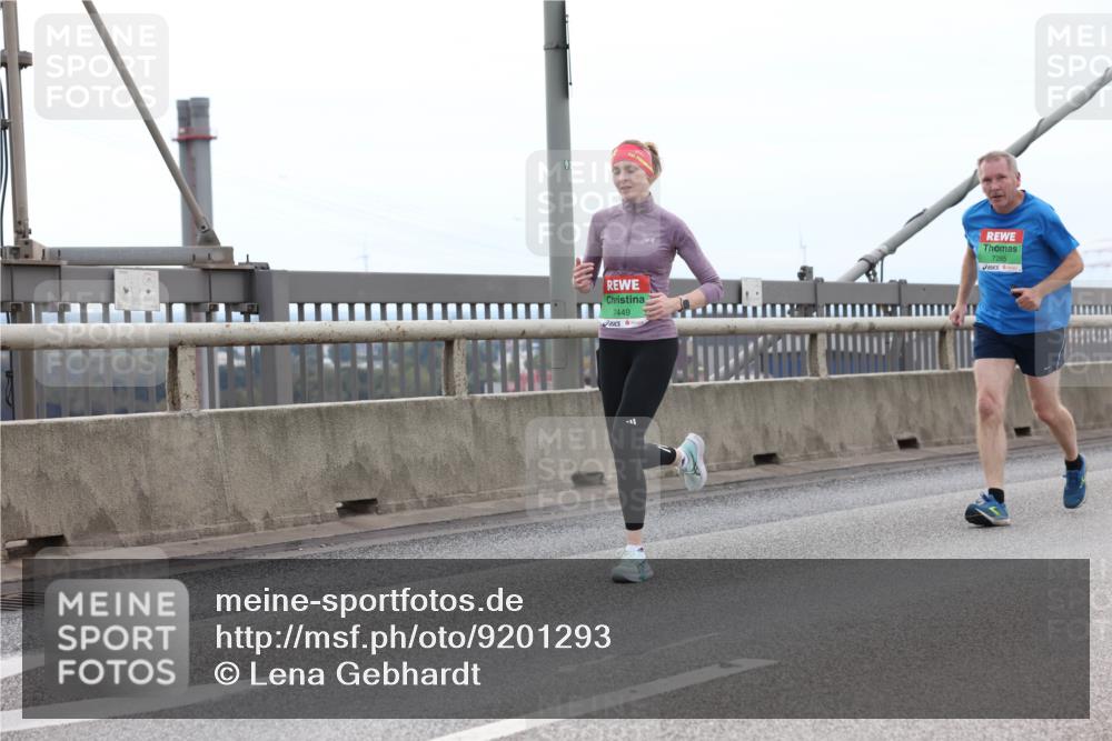 03.10.2025 - Köhlbrandbrückenlauf Lena Gebhardt http://msf.ph/oto/9201293 03.10.2025 15:44:18 Position 2 7449, 7285 meine-sportfotos.de