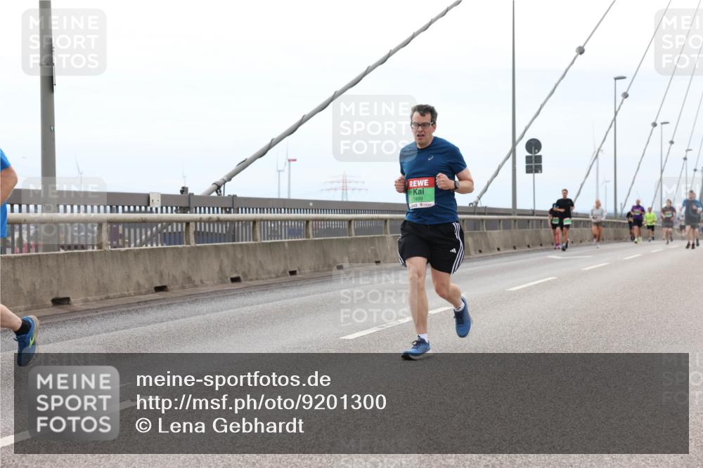 03.10.2025 - Köhlbrandbrückenlauf Lena Gebhardt http://msf.ph/oto/9201300 03.10.2025 15:44:19 Position 2 7499 meine-sportfotos.de