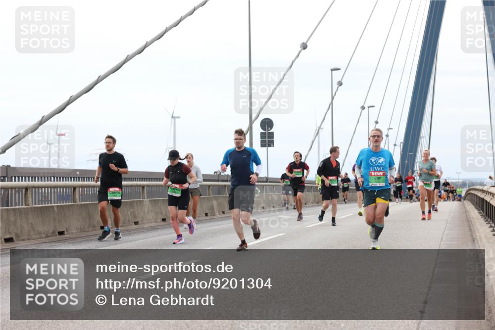 03.10.2025 - Köhlbrandbrückenlauf Lena Gebhardt http://msf.ph/oto/9201304 03.10.2025 15:44:26 Position 2 7283 meine-sportfotos.de