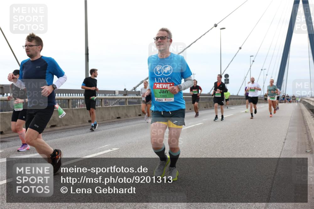 03.10.2025 - Köhlbrandbrückenlauf Lena Gebhardt http://msf.ph/oto/9201313 03.10.2025 15:44:29 Position 2 7283 meine-sportfotos.de