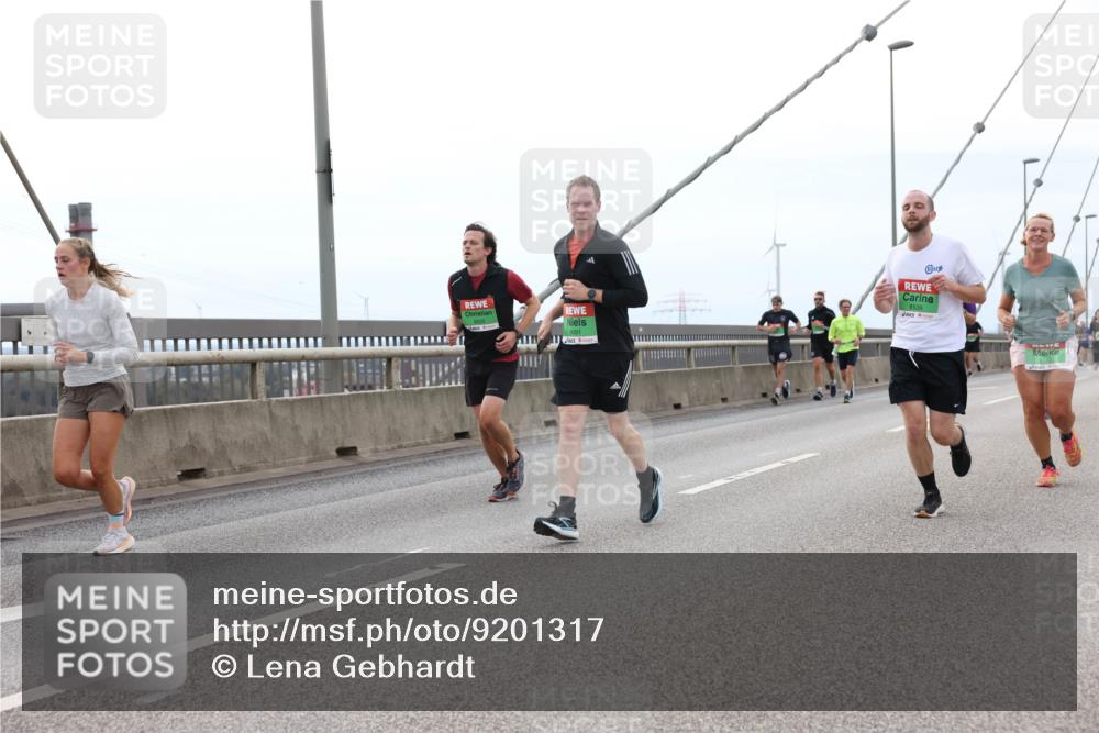 03.10.2025 - Köhlbrandbrückenlauf Lena Gebhardt http://msf.ph/oto/9201317 03.10.2025 15:44:31 Position 2 8539 meine-sportfotos.de