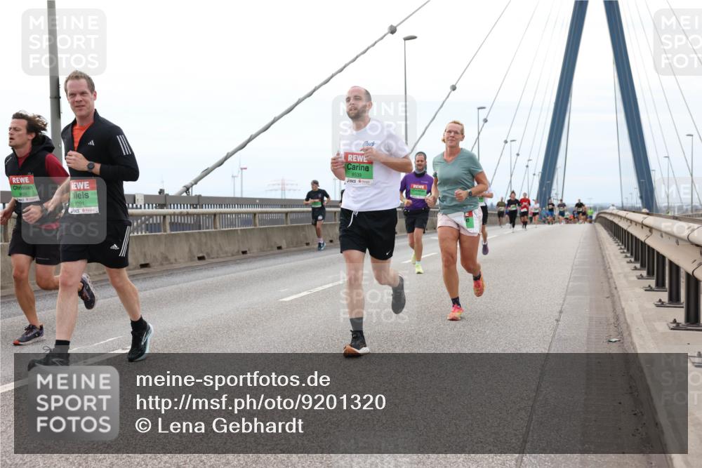 03.10.2025 - Köhlbrandbrückenlauf Lena Gebhardt http://msf.ph/oto/9201320 03.10.2025 15:44:32 Position 2 9626, 9091, 8539 meine-sportfotos.de