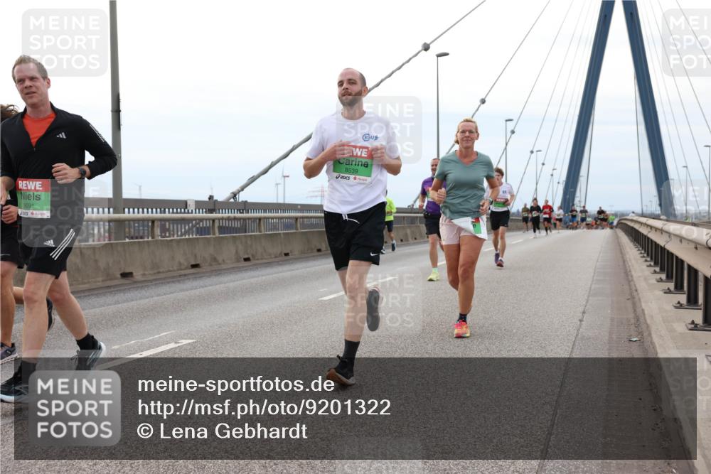 03.10.2025 - Köhlbrandbrückenlauf Lena Gebhardt http://msf.ph/oto/9201322 03.10.2025 15:44:32 Position 2 9091, 8539 meine-sportfotos.de