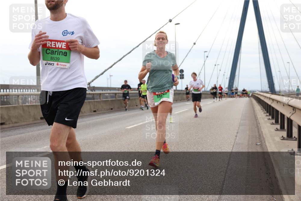 03.10.2025 - Köhlbrandbrückenlauf Lena Gebhardt http://msf.ph/oto/9201324 03.10.2025 15:44:33 Position 2 8539 meine-sportfotos.de
